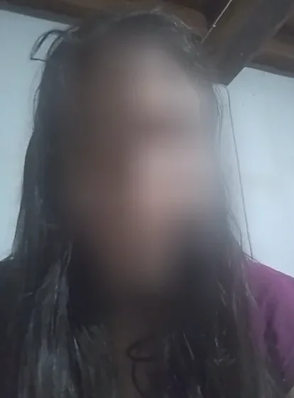 Amina, 18
