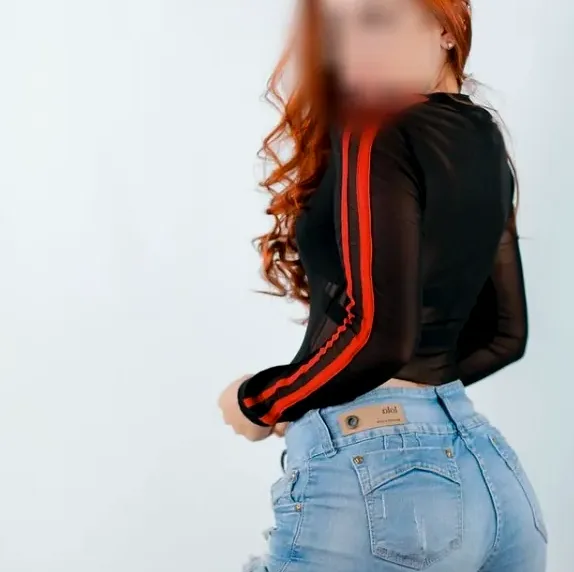 Andrea, 24