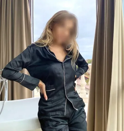 Emilia, 31