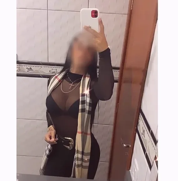Esther, 32