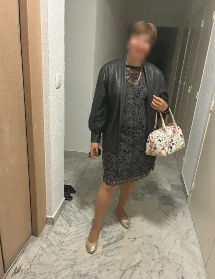 Kamilla, 37
