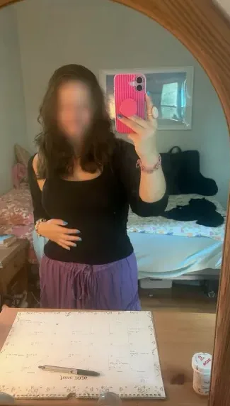 Karla, 27