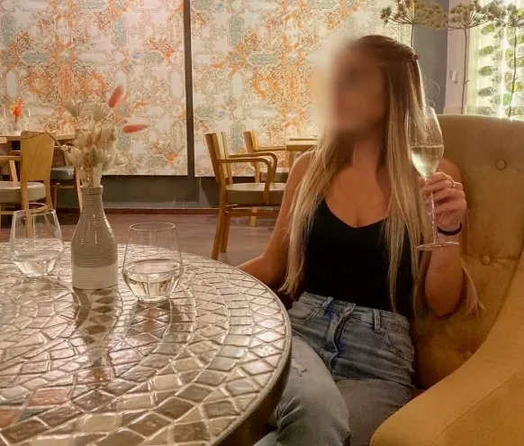 Katrine, 32