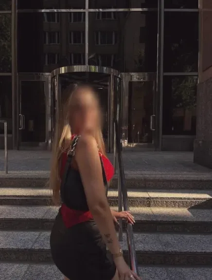 Katrine, 21
