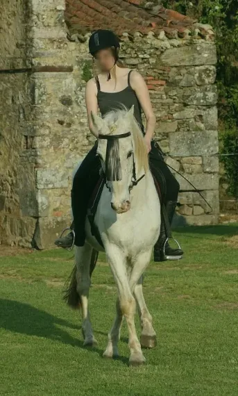 Louise, 27