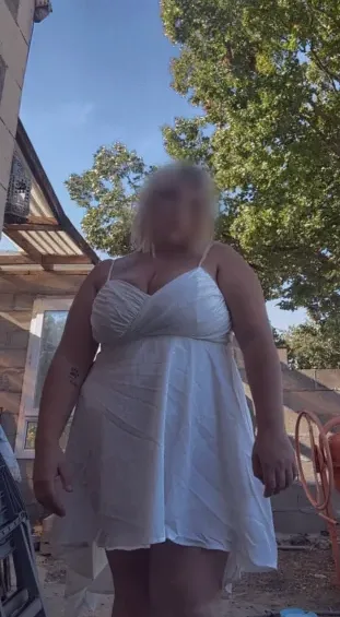 Michelle, 22