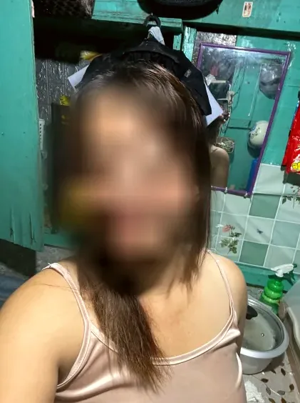 Nadia, 32