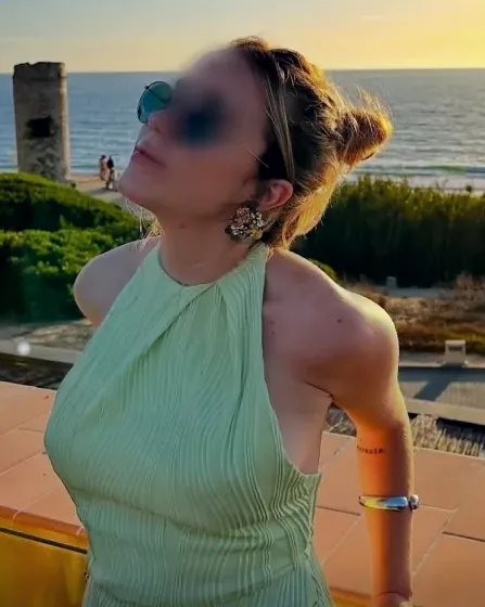 Rosa, 38