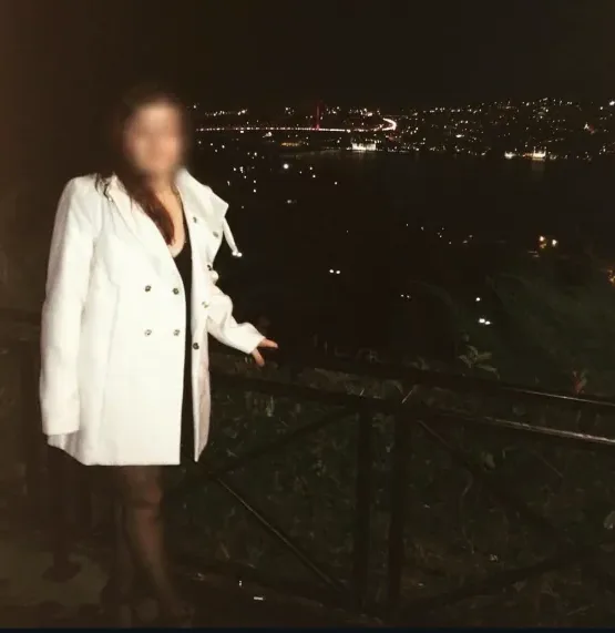 Sofia, 32