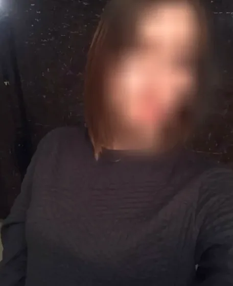 Zeynep, 24